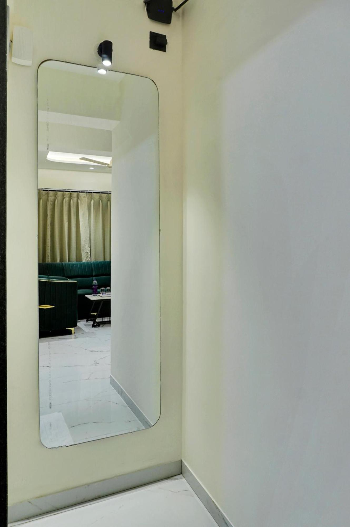 Palm Suites Baner- Indian Nationals Only Pune Exterior foto